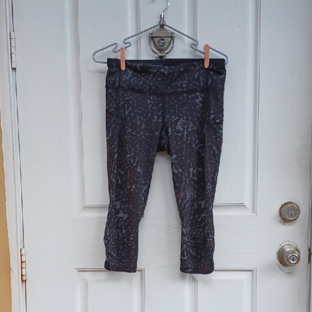 LULULEMON Galactic Constellation Cropped Leggings Sz 6